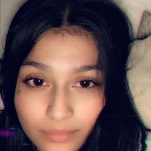 Meet your Posher, Aline